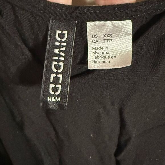 Divided Womens XXS adjustable spaghetti strap romper with pockets  - Picture 3 of 4